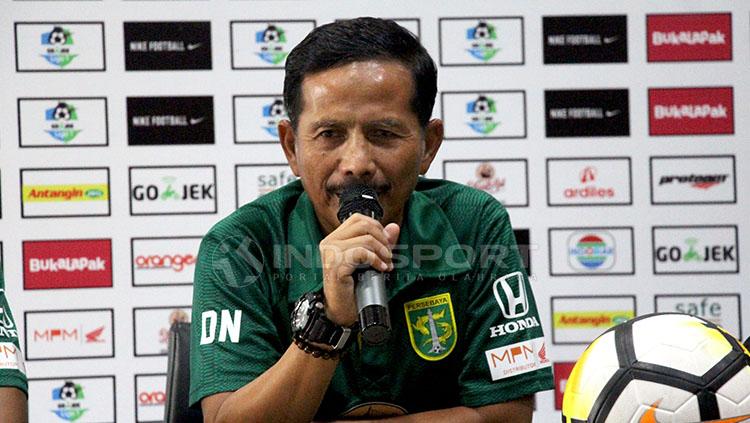 Djajang Nurdjaman saat konfrensi pers.