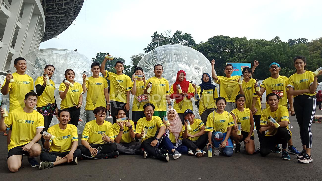 Seru-seruan main Zorb Ball Shaketafet bareng selebgram bersama Extra Joss Shake di Gelora Bung Karno, Minggu, (11/11/18).