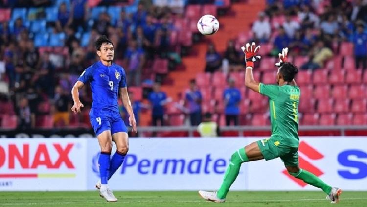 Striker Timnas Thailand, Adisak Kraisron.