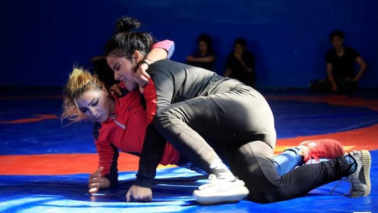 Wanita Irak yang ikut olahraga gulat untuk mendobrak tradisi Copyright: Reuters