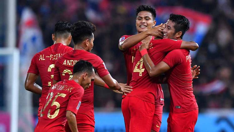 Zulfiandi merayakan gol ke gawang Thailand bersama rekan satu timnya.