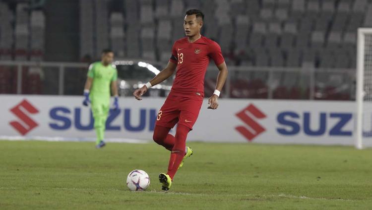 Hansamu Yama mengontrol bola saat melawan Timor Leste Copyright: www.affsuzukicup.com