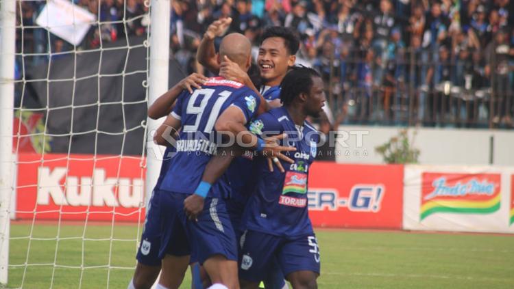 PSIS Semarang vs Persib Bandung. dalam lanjutan laga Liga 1 pekan ke-31.