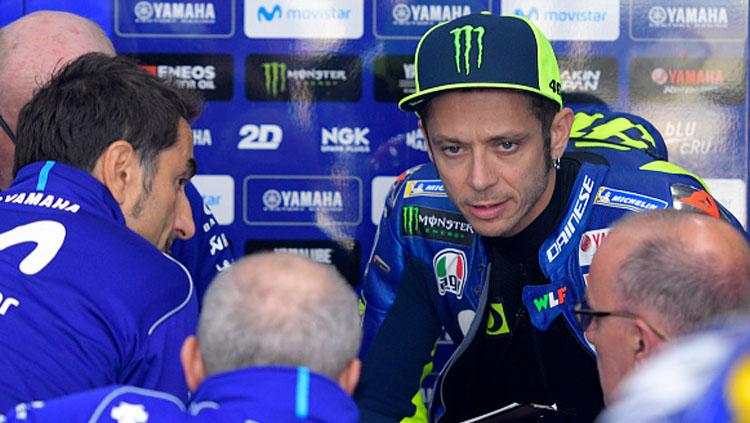 Pembalap Monster Energy Yamaha, Valentino Rossi, terpaksa DNF setelah mengalami kecelakaan di MotoGP Jepang, Minggu (20/10/19) kemarin. - INDOSPORT