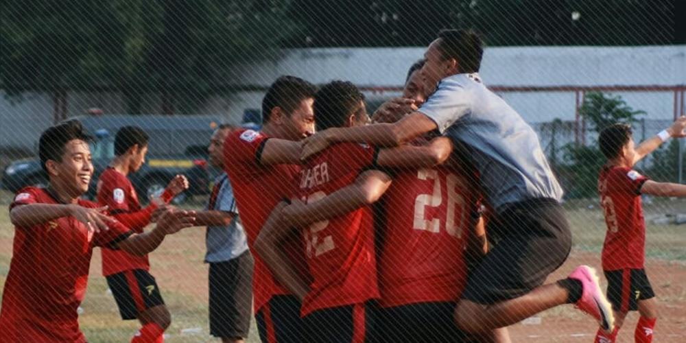 PSMP Mojokerto saat melakukan selebrasi