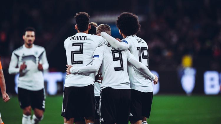 Perayaan para pemain Jerman usai menang dari Belanda pada ajang UEFA Nations League, Selasa (20/11/18). Copyright: INDOSPORT