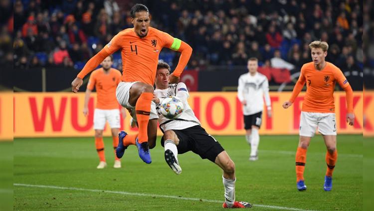 Gol Virgil van Dijk berhasil menyelamatkan Belanda dari kekalahan atas Jerman di UEFA Nations League, Selasa (20/11/18). - INDOSPORT