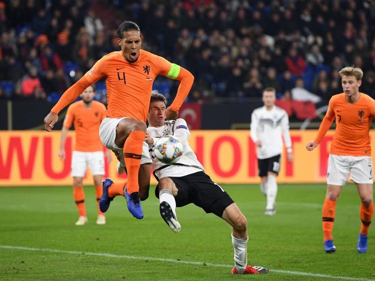 Gol Virgil van Dijk berhasil menyelamatkan Belanda dari kekalahan atas Jerman di UEFA Nations League, Selasa (20/11/18). Copyright: INDOSPORT