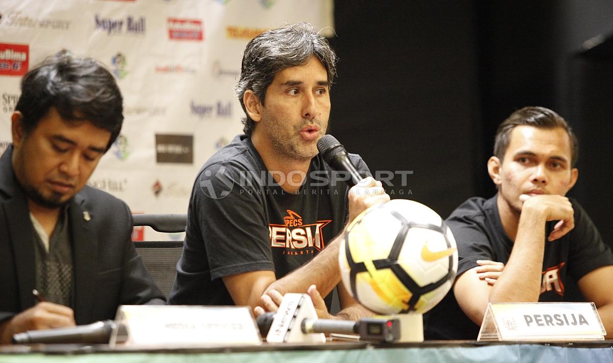 Pelatih Persija Jakarta, Stefano Cugurra Teco. Copyright: Herry Ibrahim/Indosport.com