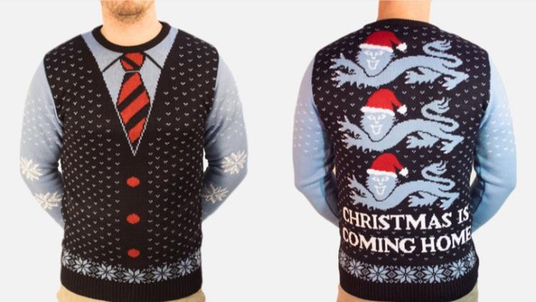 Jaket khusus natal dengan mengusung gaya Gareth Southgate Copyright: Sportbible
