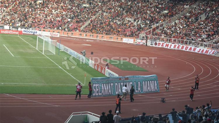 Ucapan selamat datang Jakmania untuk LA Mania.