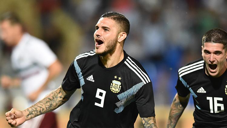 AC Milan merencanakan bursa transfer sensasional pada musim panas 2023 mendatang dengan merekrut Wilfried Zaha dan Mauro Icardi sekaligus. - INDOSPORT