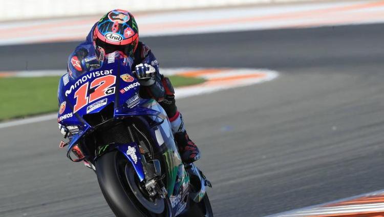 Pembalap Yamaha, Maverick Vinales Saat Mencoba Motor Barunya Copyright: Crash Net