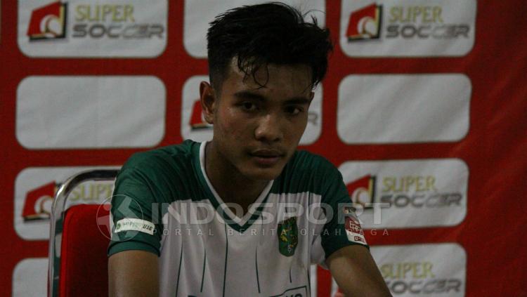 Brylian saat konferensi pers usai laga perdana. Copyright: Fitra Herdian Ariestianto/INDOSPORT