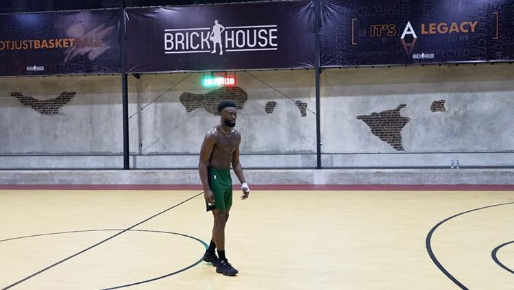 Jaylen Brown di Brick House Copyright: Brick House Basketball Court