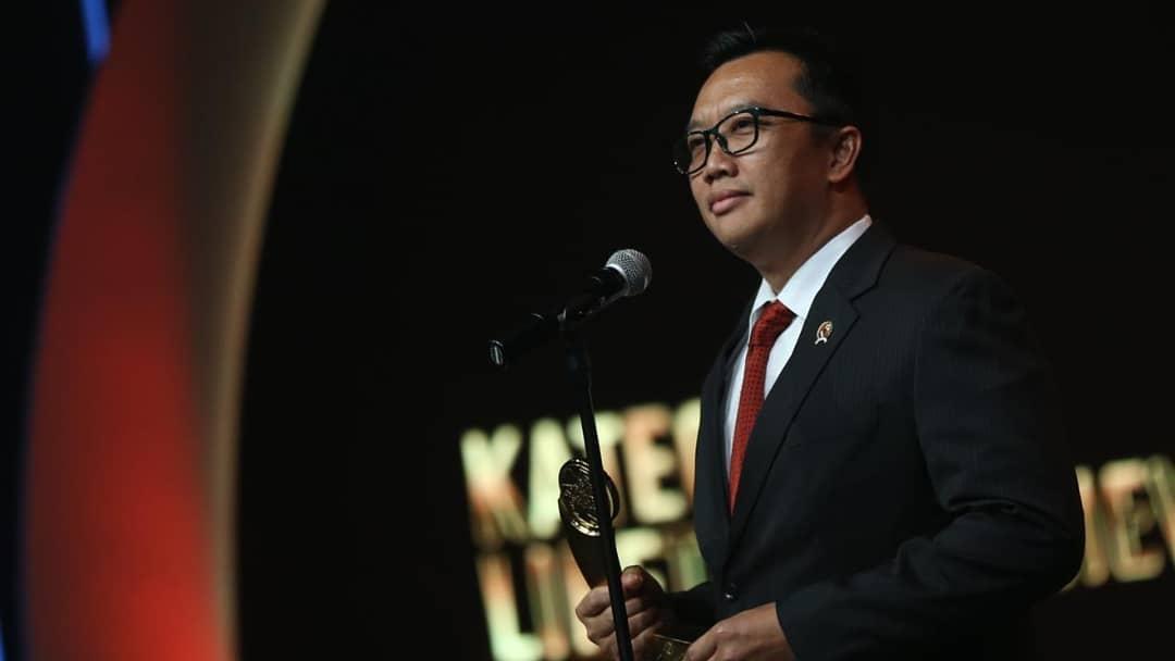 Imam Nahrawi bangga dengan prestasi kontingen Indonesia di ajang Regional PES League Asia 2019. - INDOSPORT