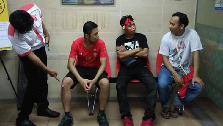 Suporter Myanmar dikeroyok oknum fans Malaysia.