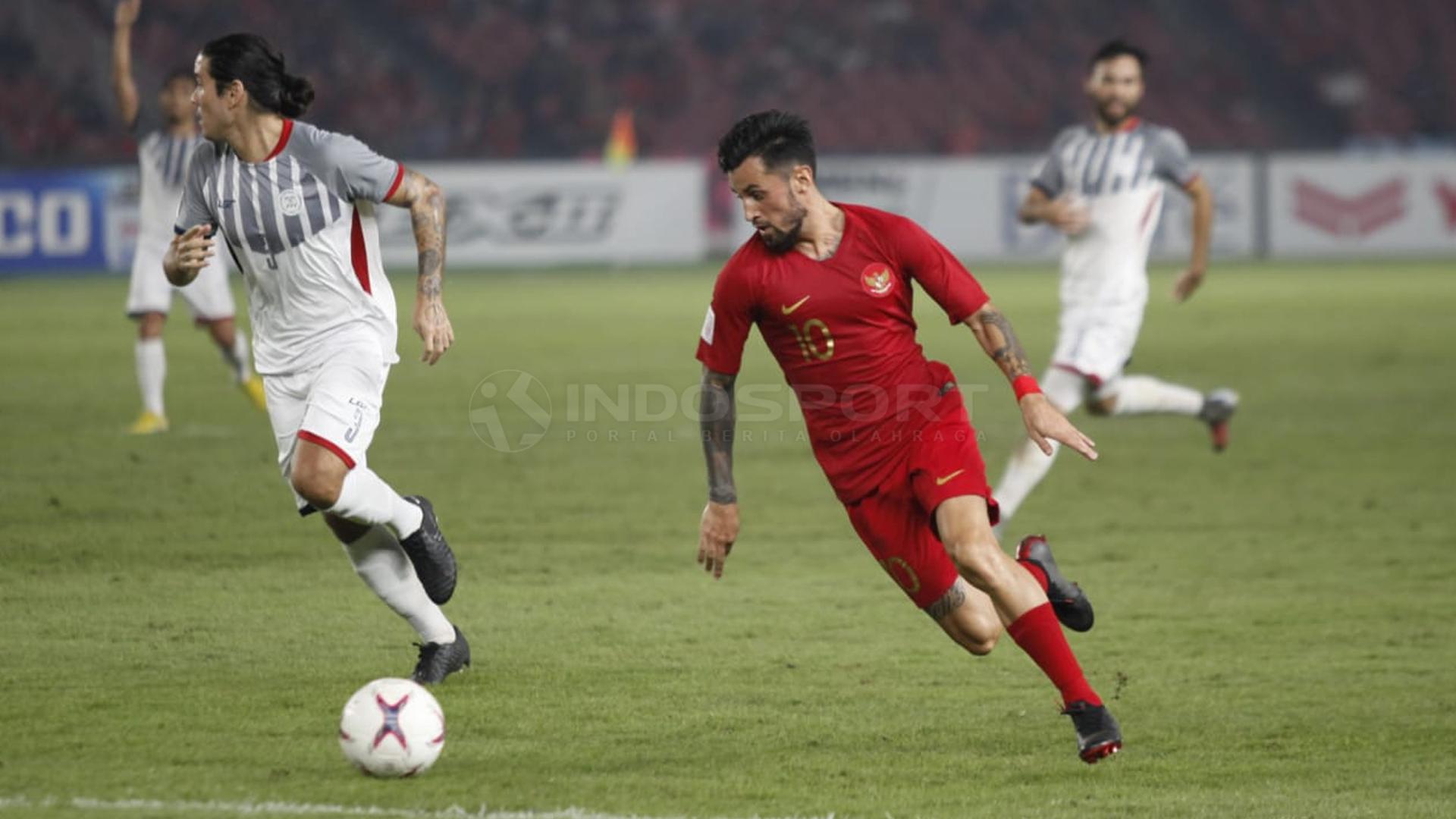 Stefano Lilipaly menggiring bola Copyright: Herry Ibrahim/INDOSPORT