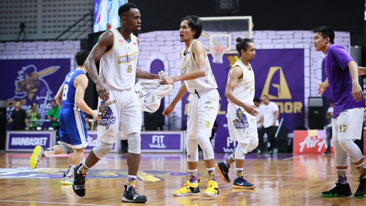 Selebrasi para pemain CLS Knights Indonesia.