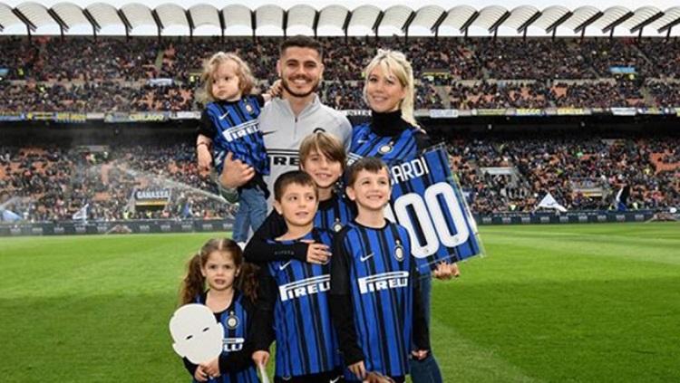 Mauro Icardi, Wanda Nara (istri) bersama anak-anaknya, tiga di antaranya buah cinta Wanda Bersama Maxi Lopez.