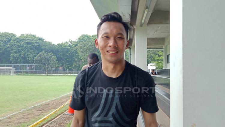 Kiper Bhayangkara FC, Awan Setho, ketika latihan jelang laga Bhayangkara vs PSM Makassar, Jumat (30/11/18). Copyright: Shintya Maharani/INDOSPORT