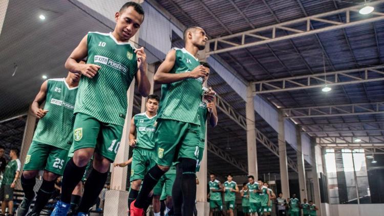 Skuat Persebaya latihan terakhir di Lapangan Bhaskara, Surabaya, Kamis (29/11/18).
