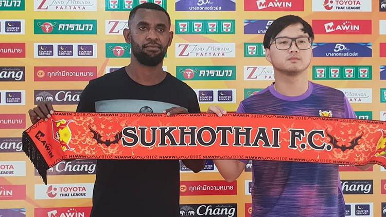Yanto Basna resmi ke Sukhotai FC. Copyright: Instagram.com/YantoBasna