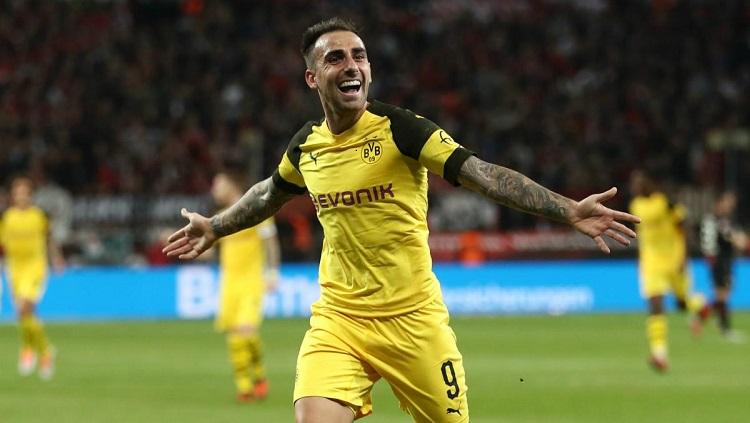 Paco Alcacer menjadi bintang kemenangan Dortmund atas FC Augsburg dengan torehan dua gol.