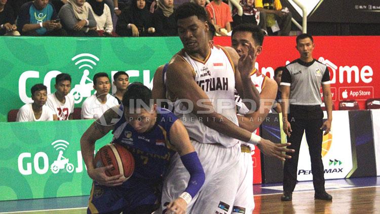 Hangtuah Sumsel kalahkan Bogor Siliwangi di IBL seri Semarang. Copyright: Ronald Seger/INDOSPORT