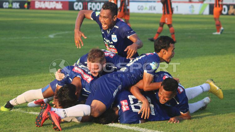Selebrasi para pemain PSIS Semarang.