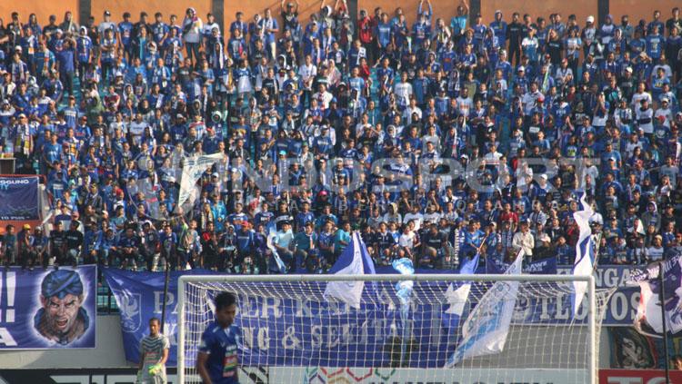Panser Biru, pendukung PSIS Semarang.