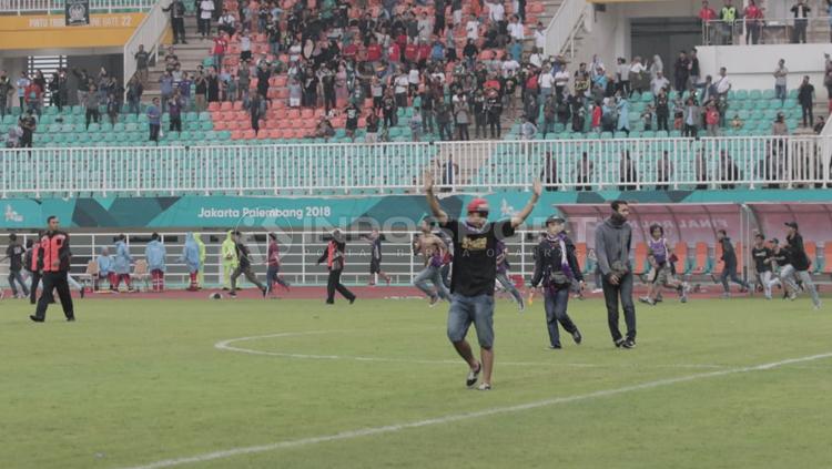 Situasi masuknya suporter Persita Tangerang