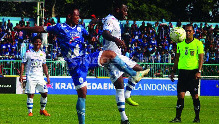 PSCS VS PERSIB Copyright: Ronald Seger/Indosport