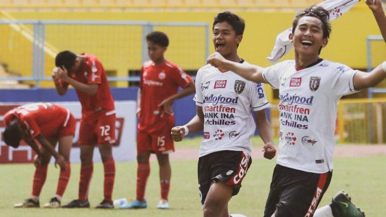 Pemain Bali United U-16 berselebrasi usai taklukan Persija jakarta U-16.
