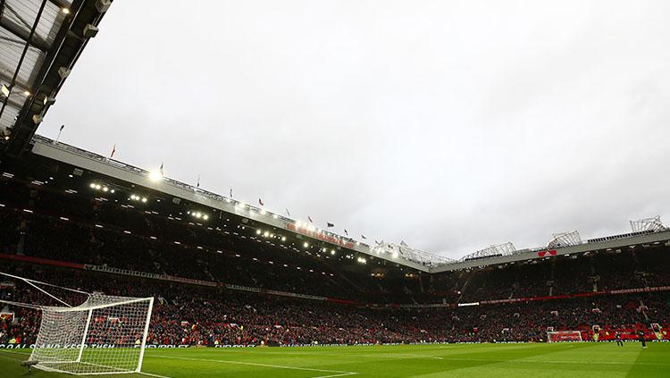 Suasana Stadion Old Trafford.