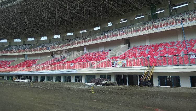 Kondisi terkini dari Stadion Papua Bangkit yang tengah dibangun. Copyright: Sudjarwo/INDOSPORT