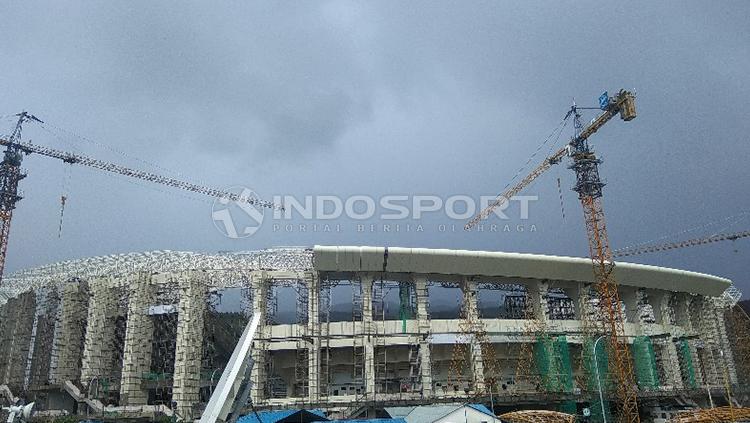 Kondisi terkini dari Stadion Papua Bangkit yang tengah dibangun. Copyright: Sudjarwo/INDOSPORT