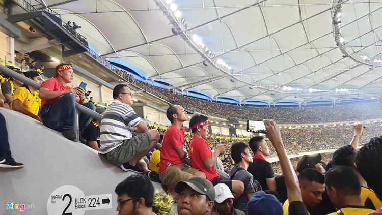 Suporter Vietnam di Stadion Bukit jalil, Malaysia. Copyright: zing.vn