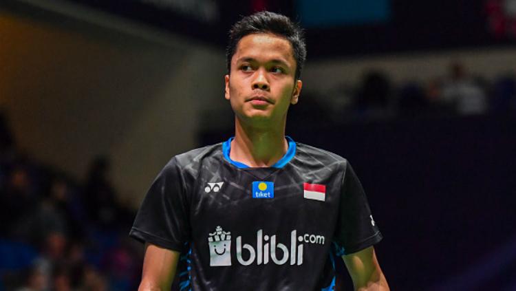 Anthony Ginting saat beraksi di atas lapangan.