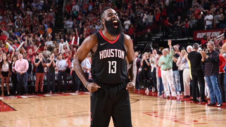 Selebrasi dari pemain megabintan Houston Rockets, James Harden. Copyright: INDOSPORT