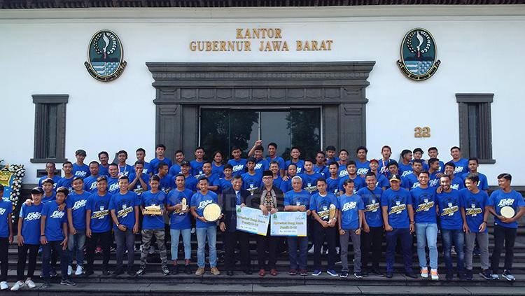 Pemerintah Jawa Barat apresiasi prestasi Persib U-16 dan U-19. - INDOSPORT