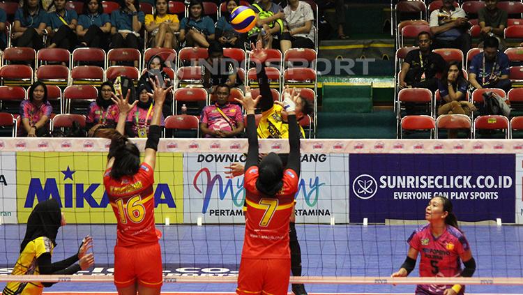 Nama mantan pevoli putri Indonesia, Aprilia Manganang mencuri perhatian setelah ia dipastikan mengubah statusnya dari perempuan menjadi laki-laki. - INDOSPORT