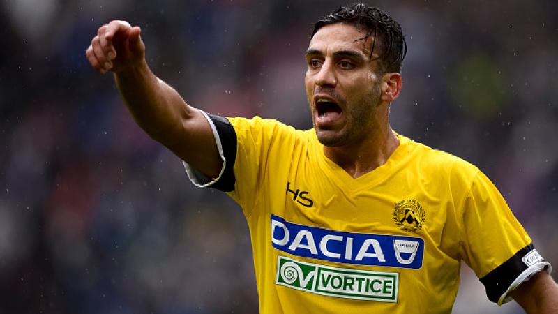 Mantan bek klub Liga Italia Udinese, Ali Adnan, meminta suporter Irak yang hadir di Basra Stadium memberi tekanan untuk Timnas Indonesia.