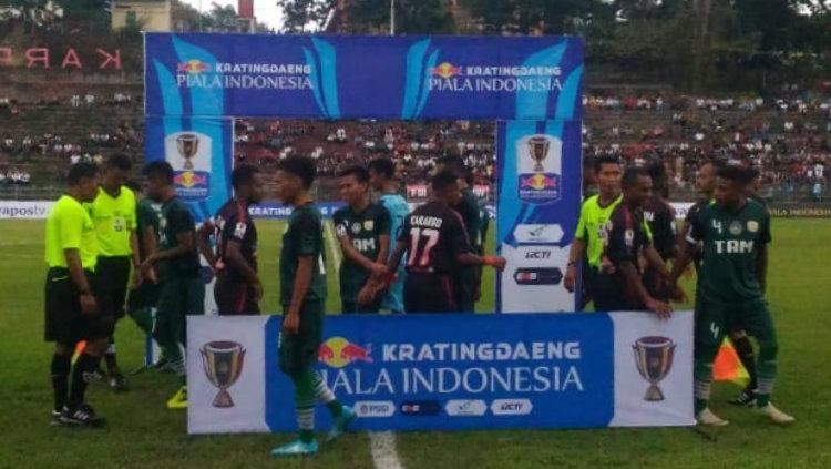 Pelauw Putra vs Persipura Jayapura di babak 64 besar Piala Indonesia.