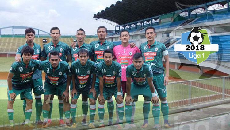 Skuat PSS Sleman dan Stadion Maguwoharjo.