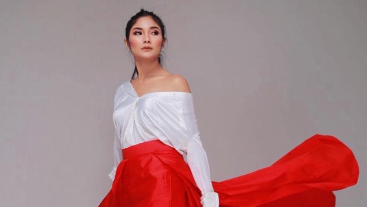 Garneta Haruni pose menantang. Copyright: Garneta Haruni