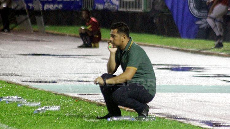 Pelatih Bogor FC, Jan Saragih Copyright: Ronald Seger Prabowo/INDOSPORT