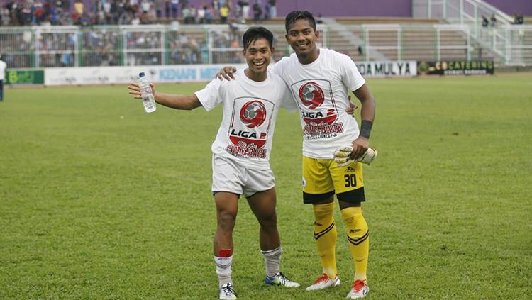 M Ihsan Ramadhani (kanan) foto bersama rekan satu timnya