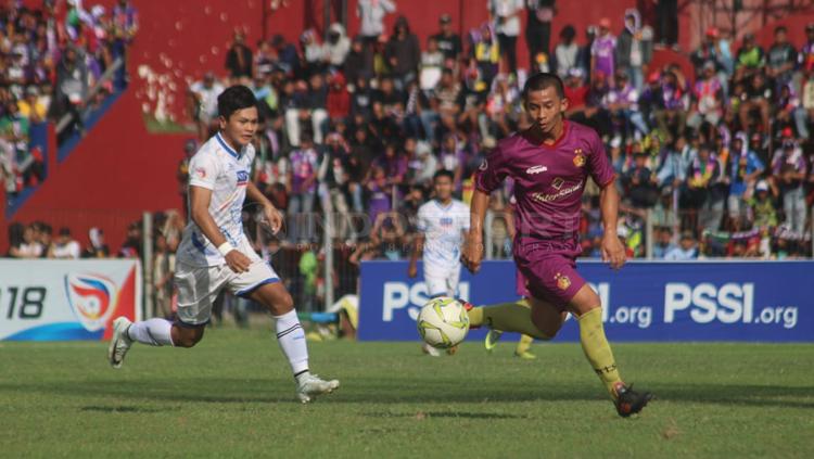 Situasi pertandingan Persik Kediri vs PSCS Cilacap Copyright: Ronaldo Seger Prabowo/INDOSPORT