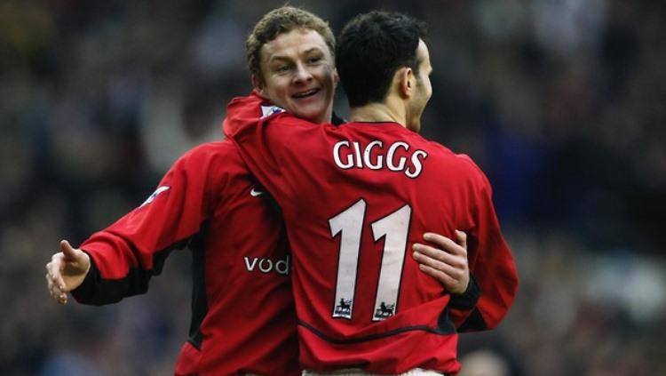 Ole Gunnar Solskjaer dan Ryan Giggs saat masih bermain di Manchester United. Copyright: therepublikofmancunia.com